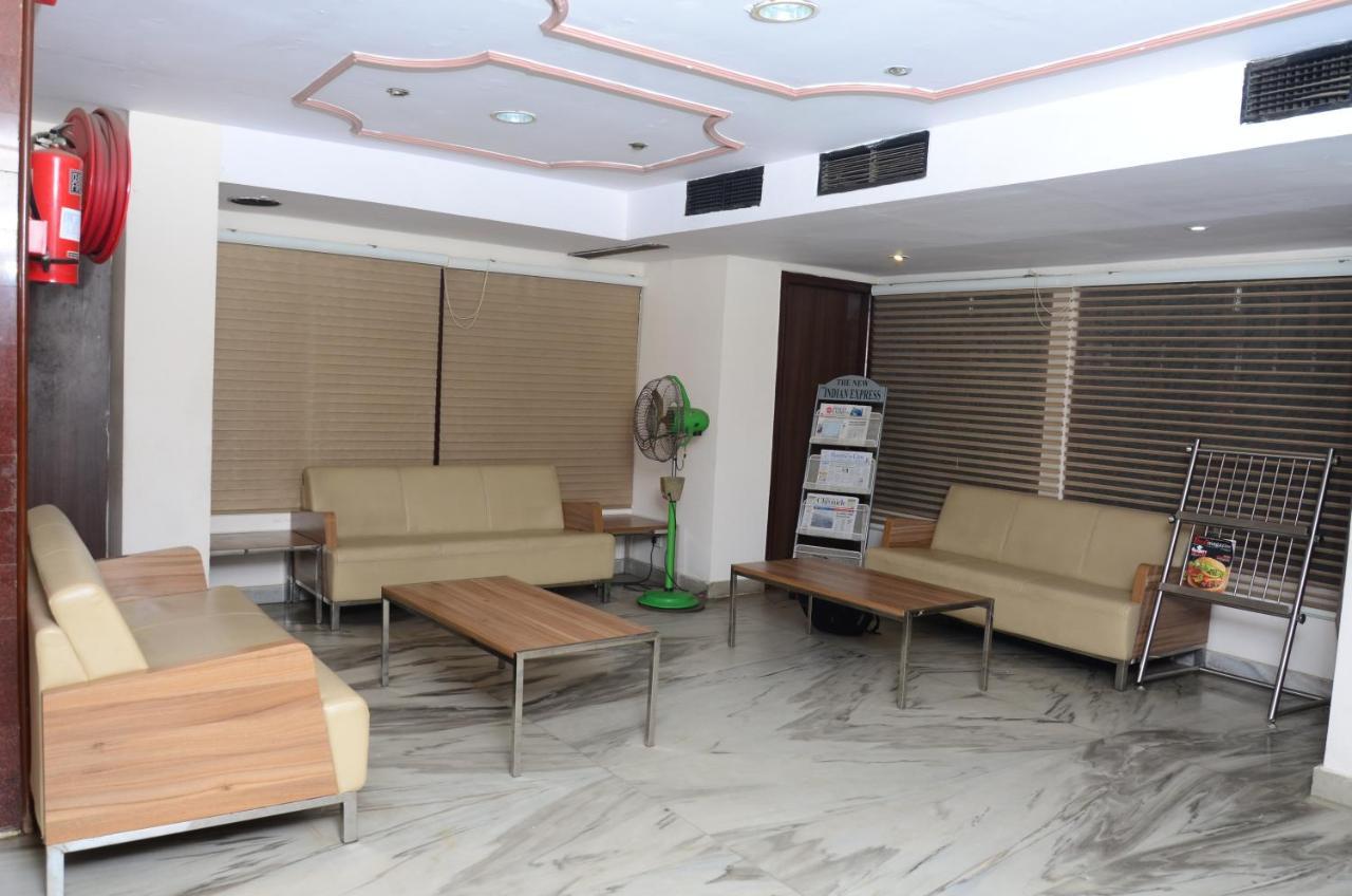 Jaya Residency Hotel Kākināda Buitenkant foto